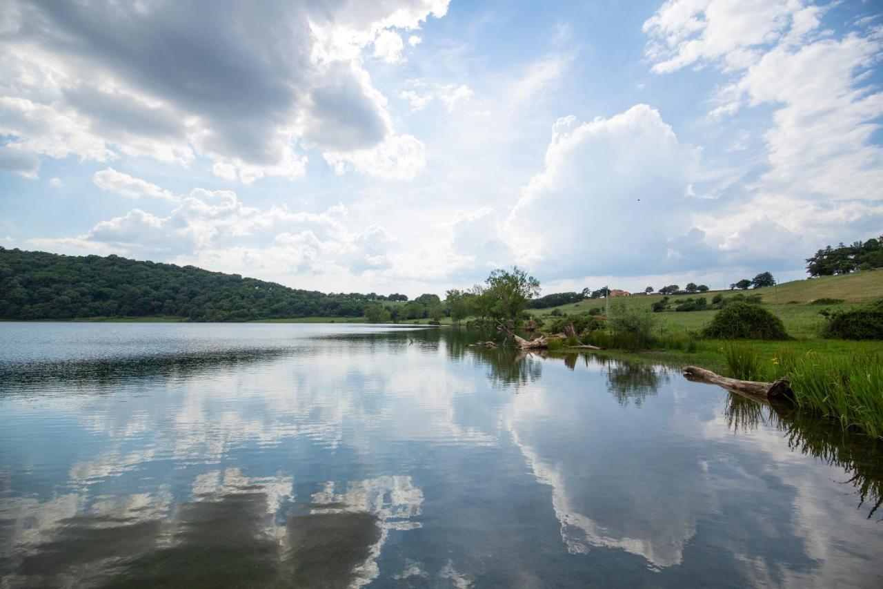 Agriturismo Lago Di Mezzano Valentano Екстериор снимка